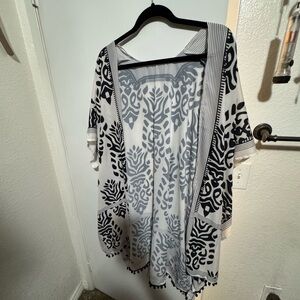 Chic Black and White Patterned Kimono